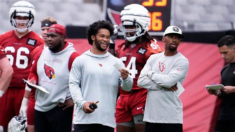 Cardinals’ Kyler Murray says his knee rehab is going well, but has no timetable for his return